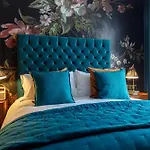 The Red Lion Hotel